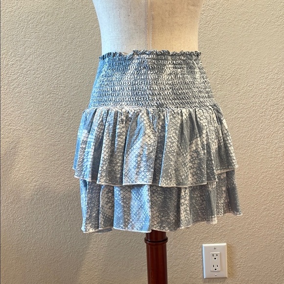 Blue Snake Print Ruffle Skirt by OLIVACIOUS Sz Lg - Picture 2 of 5
